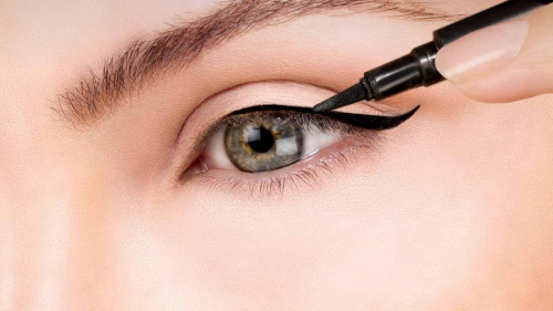 Unveiling the Hottest Trending Eyeliner Looks of 2023
